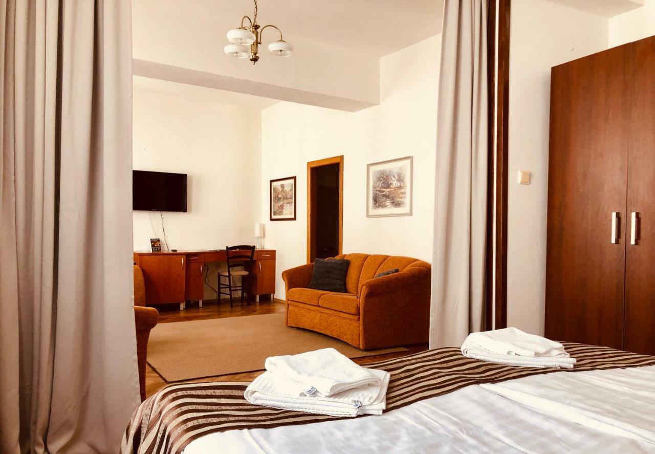 Hotel & Penzion Grand Matej Banská Štiavnica Exteriér fotografie