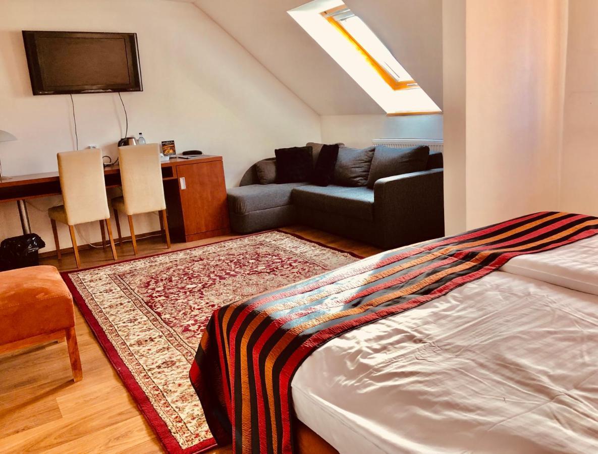 Hotel & Penzion Grand Matej Banská Štiavnica Exteriér fotografie